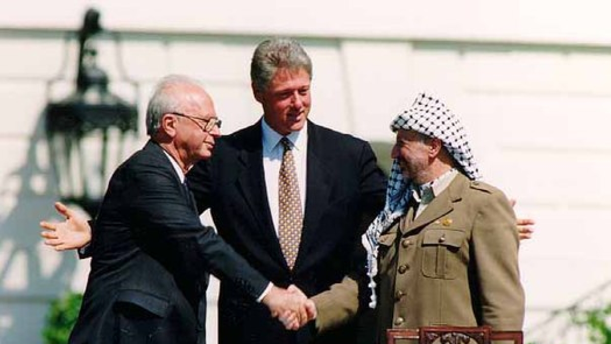 Perché fallirono gli accordi di Oslo? Dalla stretta di mano Rabin-Arafat alla pace (fragile) di oggi