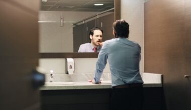 Tumore al pancreas, una scarsa igiene orale triplica i rischi (soprattutto per chi fuma e beve)