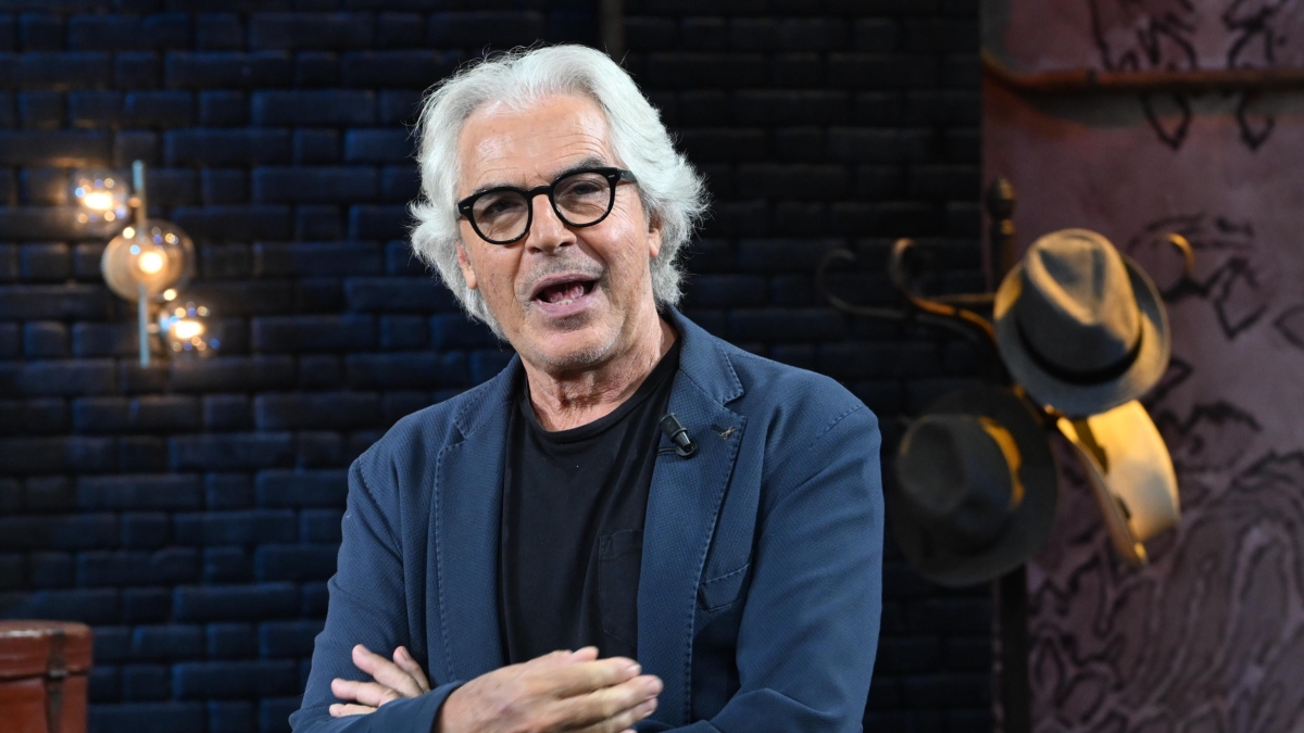 Tullio Solenghi: «Iniziai con Grillo. Il Vaticano si infuriò per il mio San Remo, l'Iran per Khomeini. Domenica In? Una tortura. Mi manca la telefonata con Anna Marchesini»