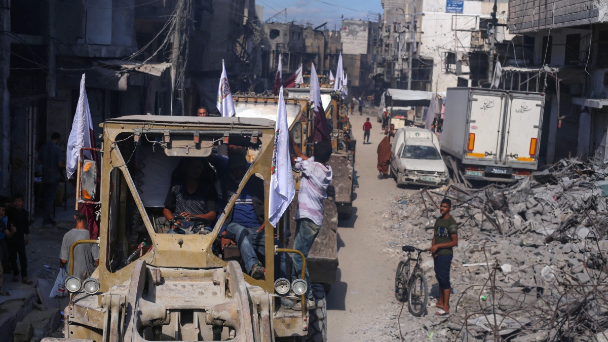 Venti salme ancora a Gaza, l’Egitto invia gli 007 a cercarle. Israele chiude il valico