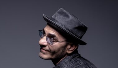 Francesco Baccini: «A Milano per mesi ho dormito in auto. Jannacci mi scarrozzava in moto. Venditti si infuriò per una mia canzone, poi diventammo amici»