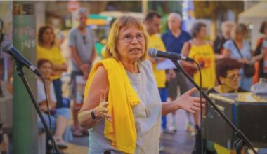 La figlia di Amos Oz: resterò in piazza per difendere la democrazia e la pace fragile