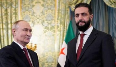Assad «passa il tempo a Mosca a giocare ai videogame». E al Jolani vola da Putin