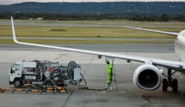 Malpensa, l’avviso alle compagnie: «Arriva meno carburante Eni, fate rifornimento in altri scali». Perché sta succedendo