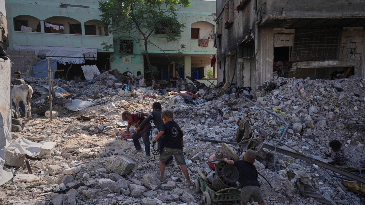 Gaza, le notizie sulla pace fra Israele-Hamas in diretta | Hamas: «Vogliamo restituire tutti i corpi ma ci vorrà tempo». Tel Aviv: uno dei cadaveri restituiti non era un ostaggio - Corriere della Sera