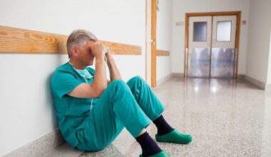 Pensioni, sale l’età per lasciare il lavoro (dal 2027): quali lavori sono esclusi dall’incremento. E dal 2050 serviranno quasi 69 anni