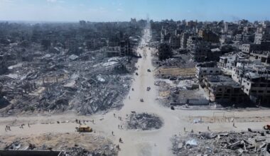Gaza, le notizie sulla pace fra Israele-Hamas in diretta | Hamas: «A noi controllo a interim di Gaza, non disarmiamo ora». Cpi respinge il ricorso di Netanyahu: «Deve essere arrestato». Vance in Israele lunedì