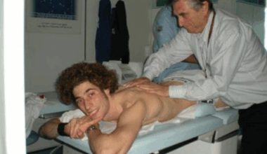 Dottor Costa: «Aprii la bara di Simoncelli a casa sua, trovai un documento che mi riempì di gioia. Valentino Rossi? Mi sono sentito messo in discussione»