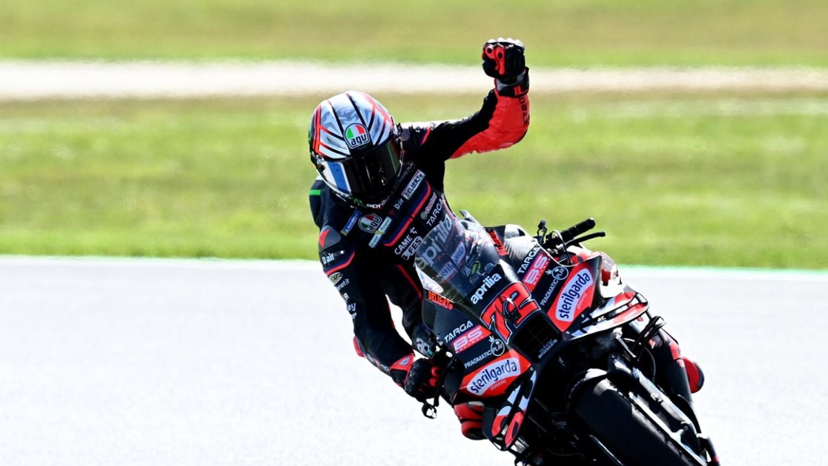 MotoGp in Australia, la Sprint race: Bezzecchi trionfa dopo un lungo duello con Fernandez