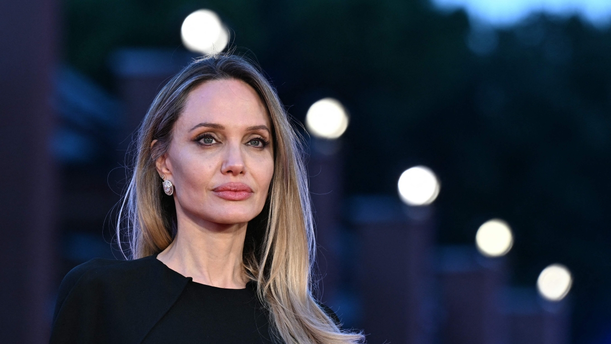 Angelina Jolie regista malata di cancro in «Couture»: «Un film dedicato a mia madre e mia nonna morte di tumore, ma qui vince la speranza»