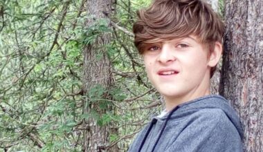Francesco Gianello, morto di tumore a 14 anni, e il metodo Hamer. I genitori a processo per omicidio: «Ci hanno mandato in un residence con piscina. Poi il crollo e le domande»