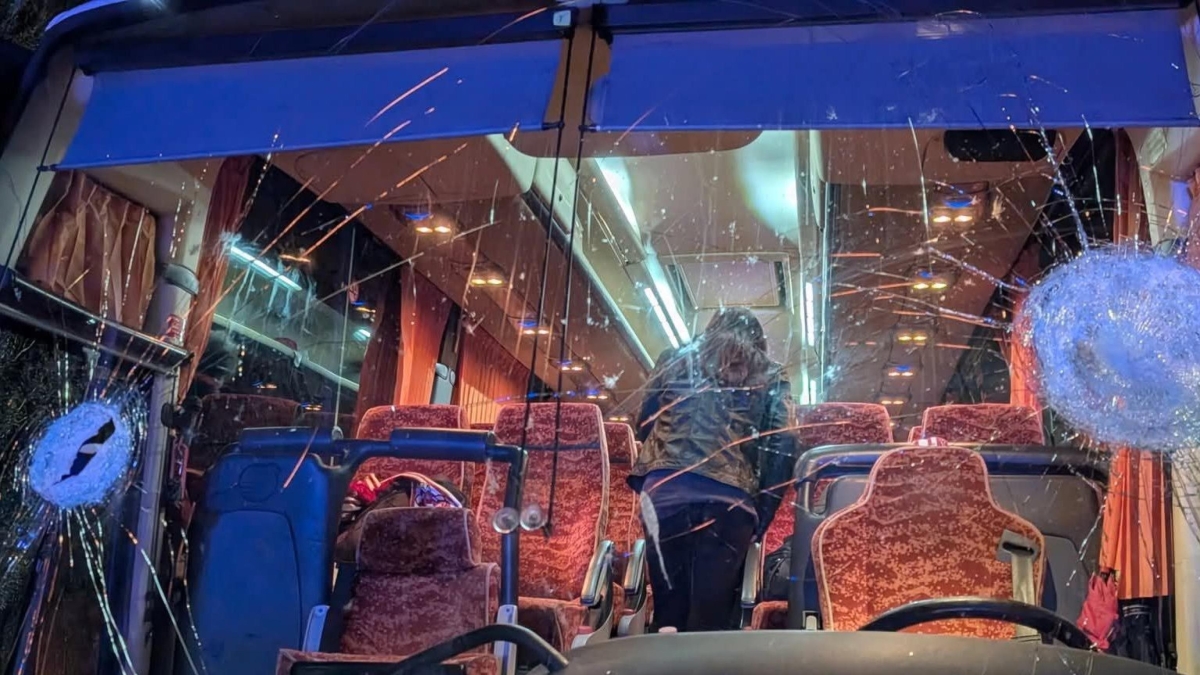 Rieti, l'intercettazione dell'ultrà che ammette di aver tirato il sasso dopo l'assalto al bus del Pistoia: «Era quello appuntito»