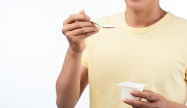 Perché lo yogurt greco è lo snack post-allenamento di cui hai bisogno
