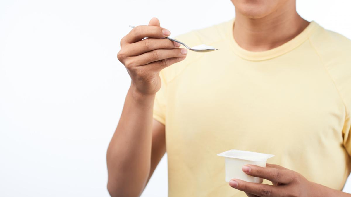 Perché lo yogurt greco è lo snack post-allenamento di cui hai bisogno