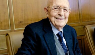 Sabino Cassese compie 90 anni: «Ho un appartamento per i miei 27 mila libri. Meloni? La migliore allieva di Togliatti»