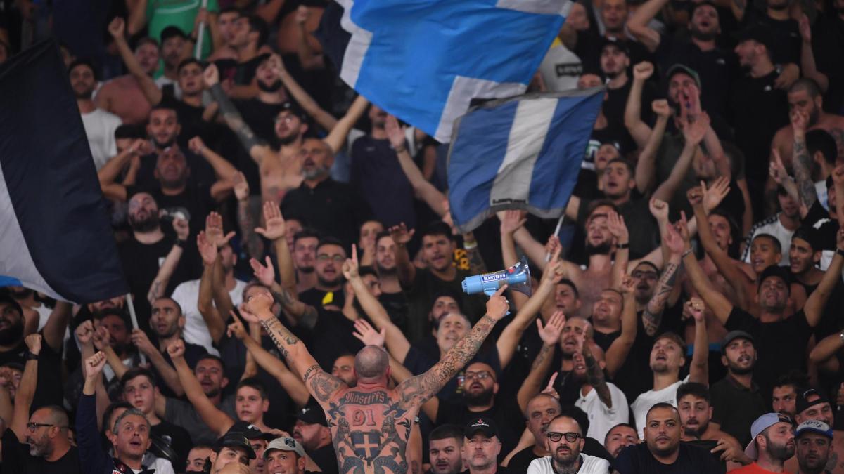 Eindhoven, 180 ultrà del Napoli arrestati per disordini