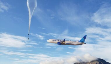 Boeing colpito in volo, così il pallone sonda ha danneggiato il parabrezza