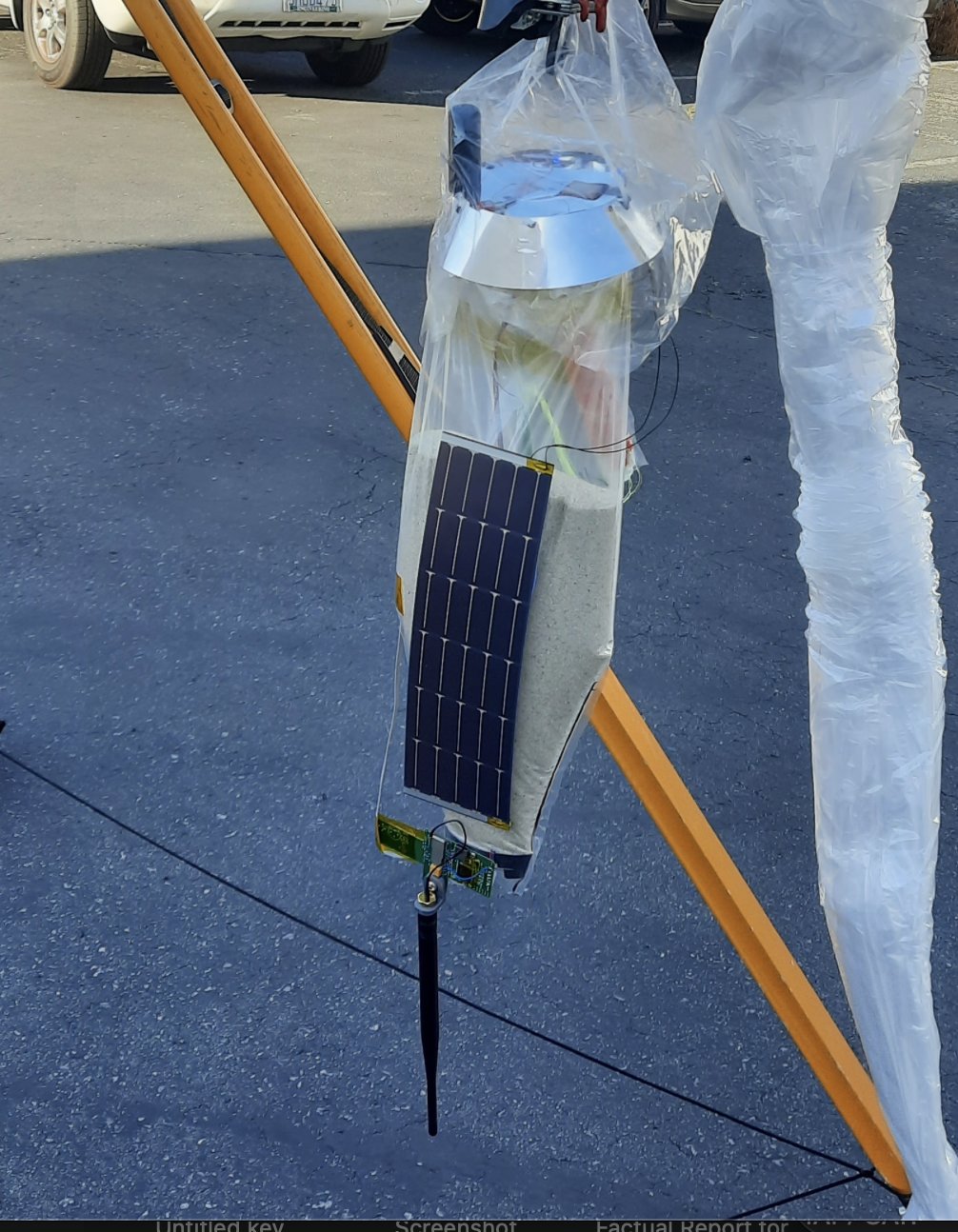 Boeing colpito in volo da un oggetto sconosciuto: così il pallone sonda ha danneggiato il parabrezza