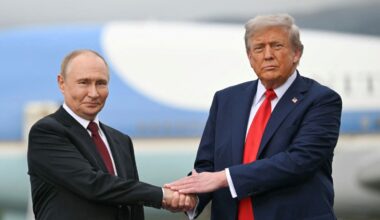 Ucraina - Russia, le notizie sul conflitto in diretta | Raid russi nella notte su Kiev e altre città. Kiev colpisce una raffineria russa in Dagestan. Trump: «Nei prossimi giorni dirò cosa farò sull'incontro con Putin, non voglio sprecarlo»