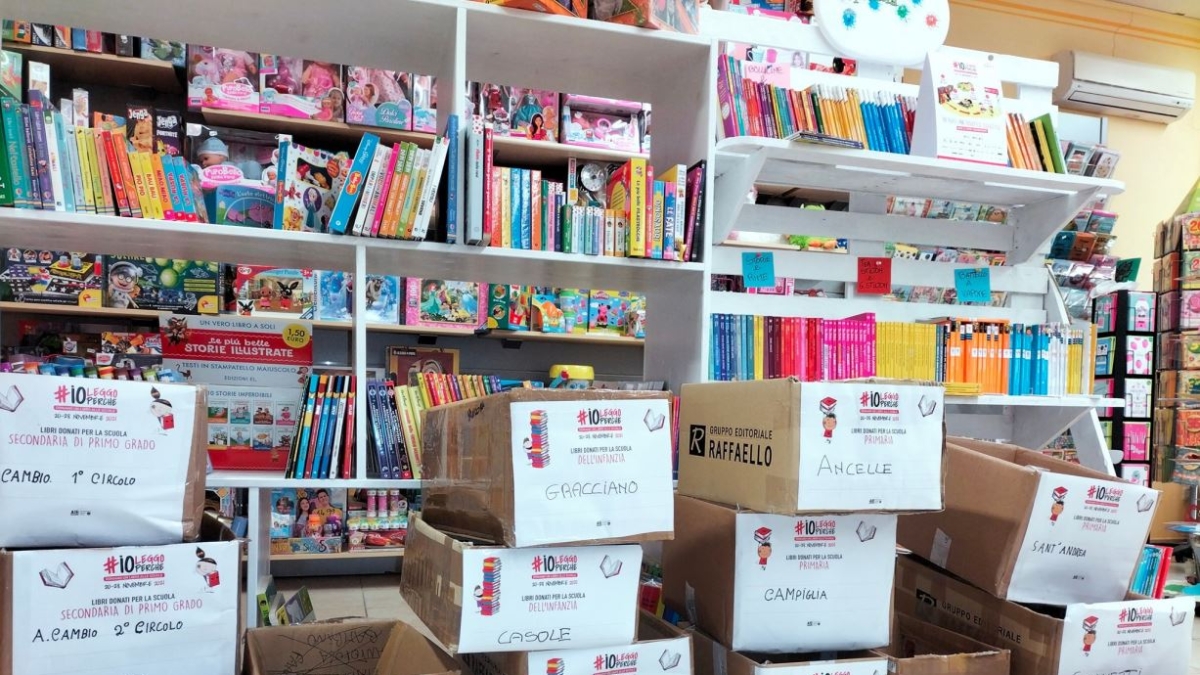 Biblioteche scolastiche, dieci anni di #ioleggoperché: cresce l’Italia che dona libri alle scuole
