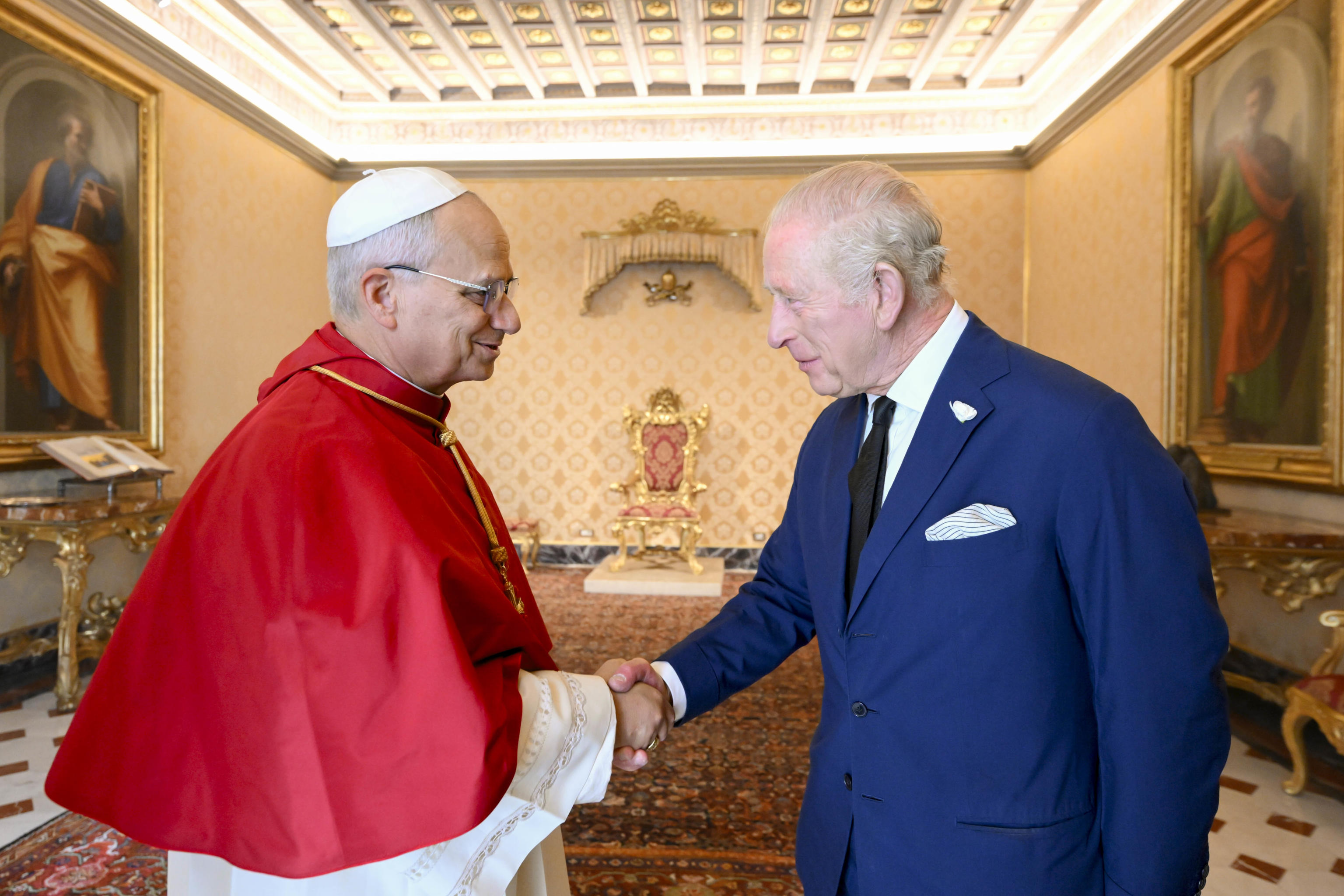 Re Carlo a Roma per la preghiera con papa Leone: «Giornata storica». La nomina del sovrano a «Confratel»