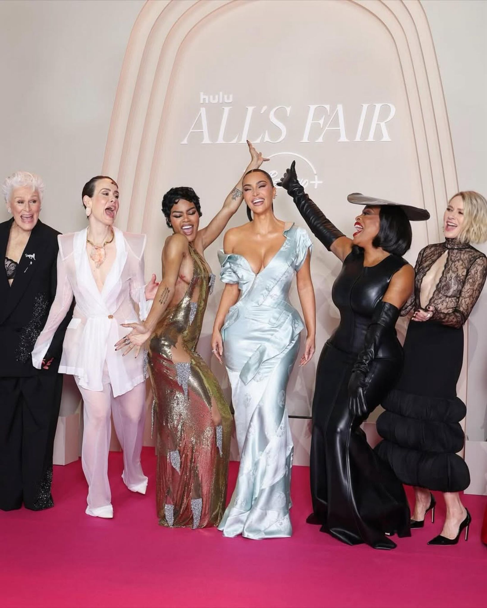 Kim Kardashian: dietro le quinte del suo 45esimo compleanno a Parigi (anche al Crazy Horse)