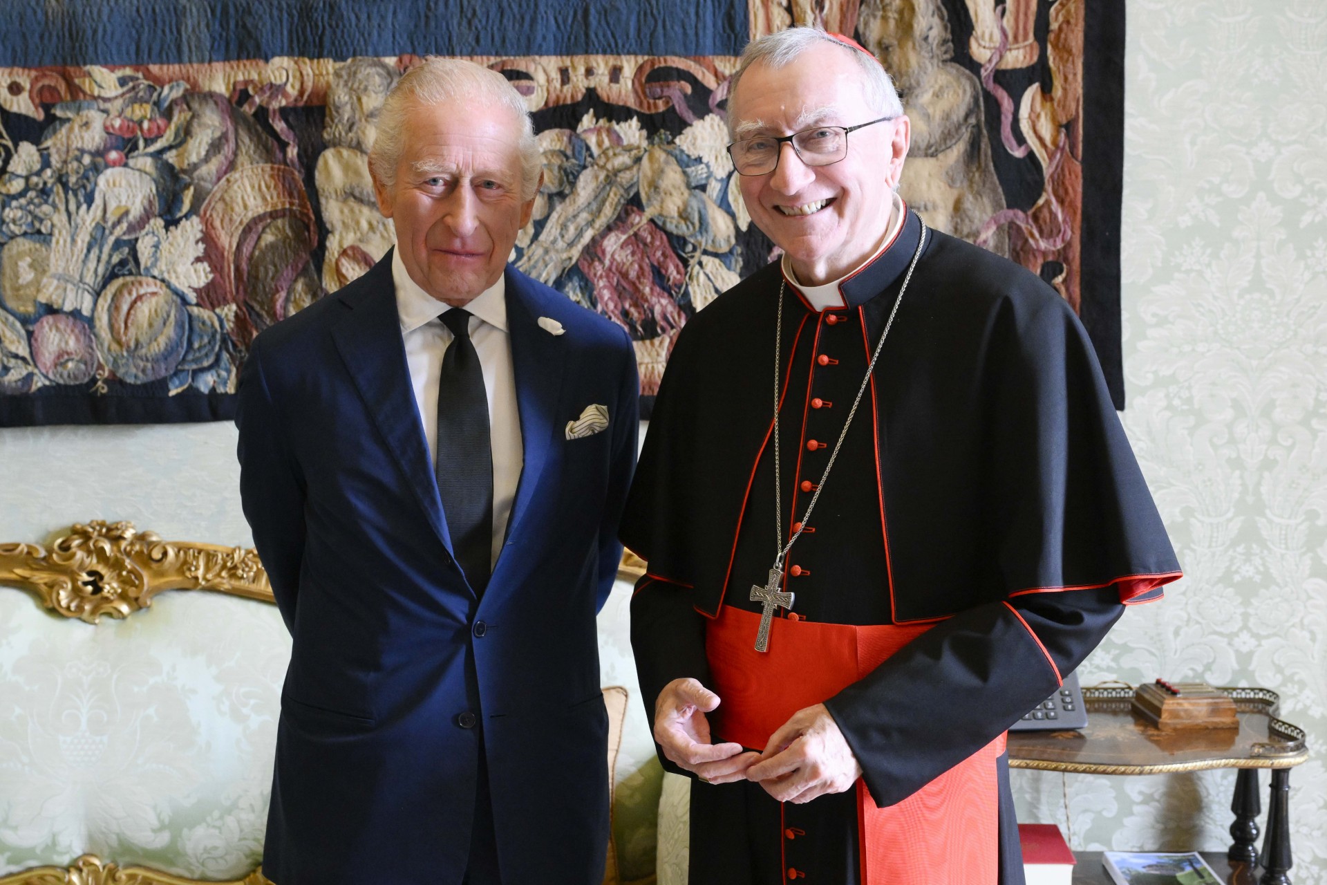 Re Carlo e Camilla a Roma per la preghiera con papa Leone: «Giornata storica». La nomina del sovrano a «Confratel»