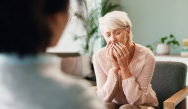 Cancro: in Europa colpite 20milioni di persone. Problemi psicologici ed economici, fatigue, lavoro e dolore. Cosa serve per vivere bene dopo la malattia