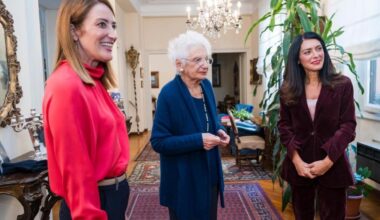 Metsola e Picierno da Liliana Segre: «La sua voce porta il peso della Storia»