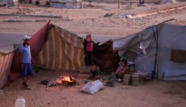Gaza, le notizie sulla tregua Israele-Hamas in diretta | Hamas: «Se l'occupazione finirà consegneremo armi». Oggi ricerche dei corpi degli ostaggi in nuove zone di Gaza