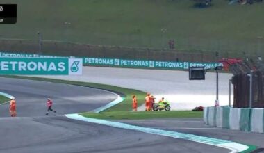 Incidente in Moto 3 a Sepang: Rueda investe Dettwiler, il pilota svizzero è grave