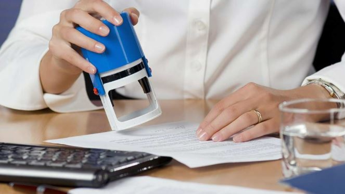 Manovra, meno tasse per gli statali: 56 euro in più al mese in busta paga a chi guadagna meno