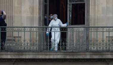 Furto al Louvre, arrestati due sospettati. Uno era all'aeroporto di Parigi e stava per fuggire in Algeria
