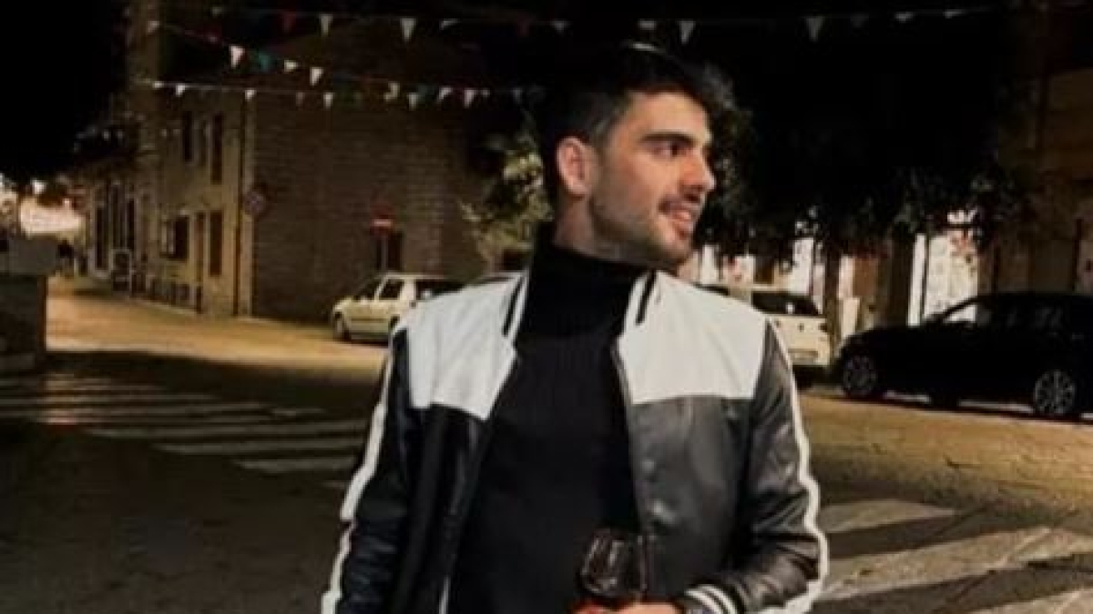 Tempio Pausania, auto con 5 giovani cade dal ponte: muore un ragazzo di 25 anni. Il vigile del fuoco che lo soccorre è il padre