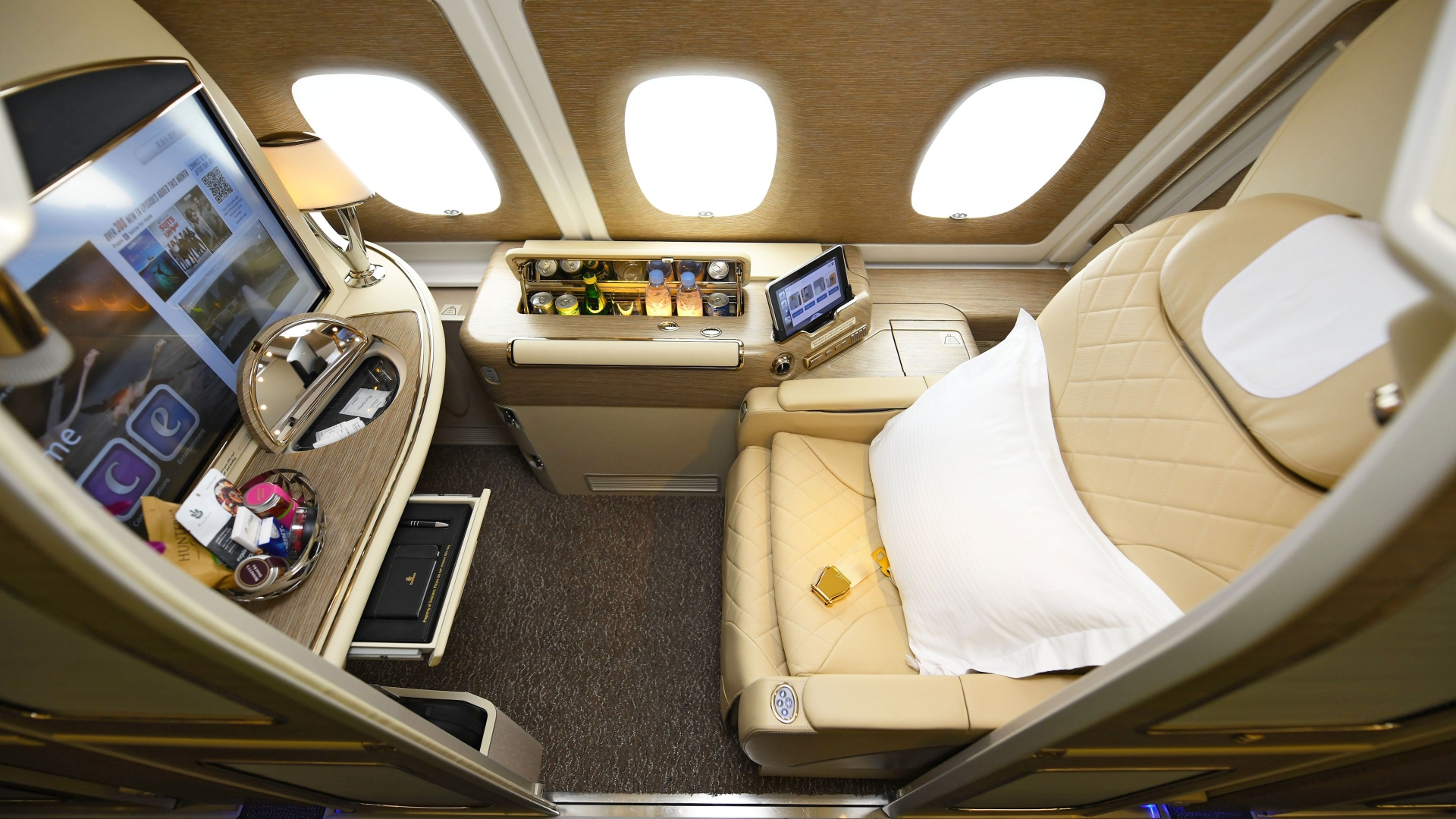 Emirates compie 40 anni, storia della compagnia che ha cambiato il modo di volare e che non doveva nascere