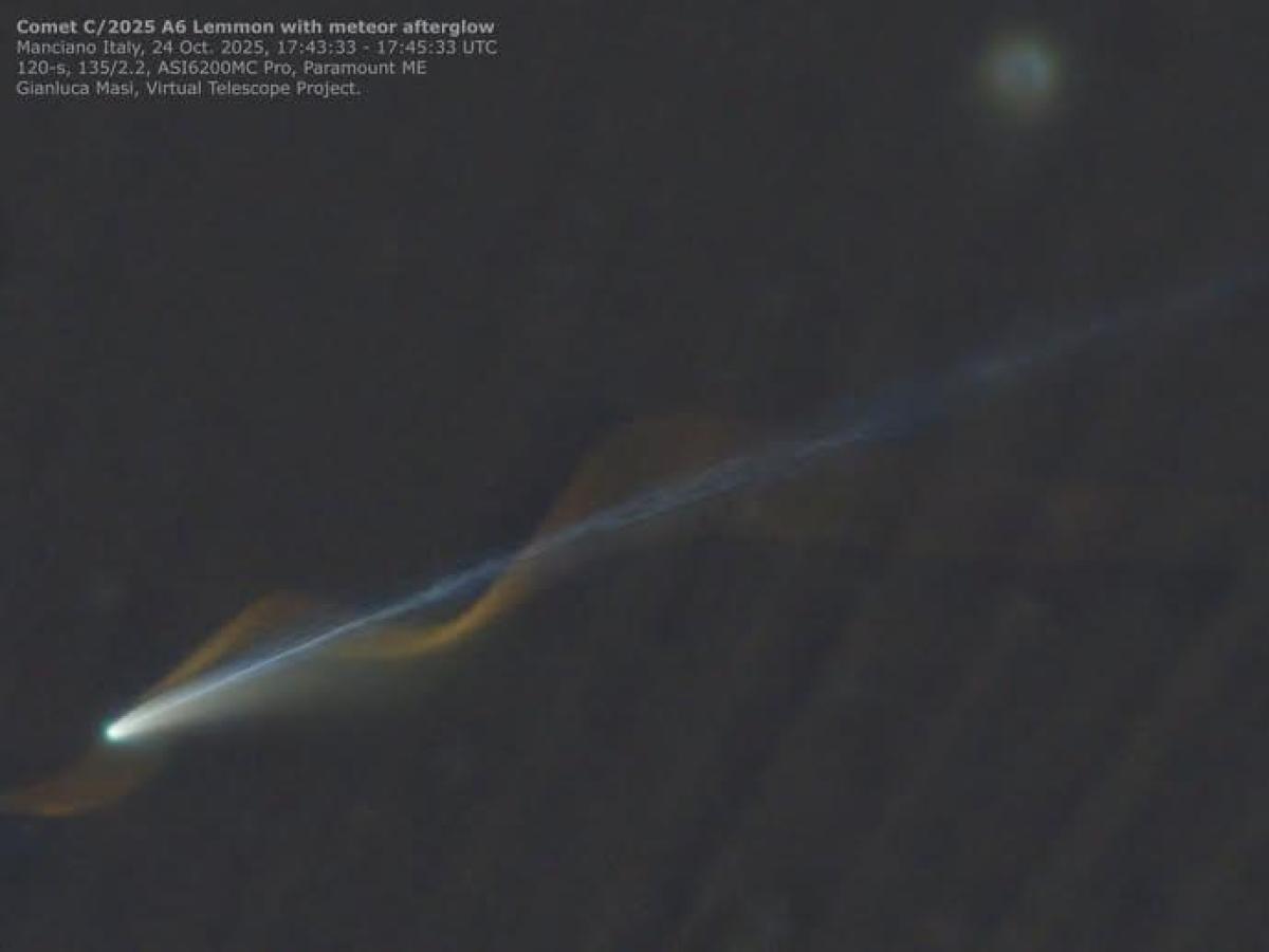 La cometa Lemmon incontra una meteora: i telescopi di Manciano catturano le immagini spettacolari