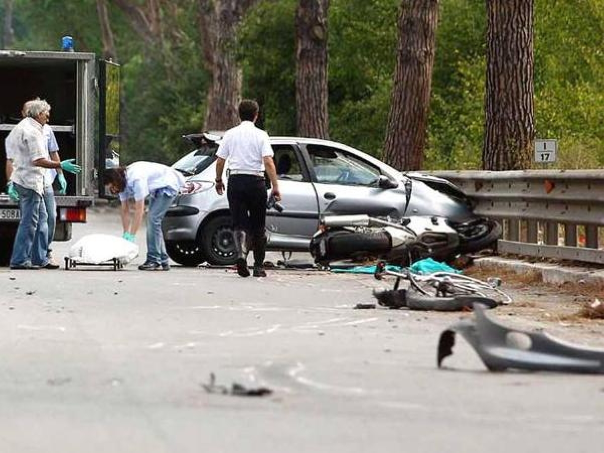 La strage dei ciclisti, 3.000 morti in dieci anni: picco di vittime al sabato mattina, tre incidenti su quattro avvengono in città