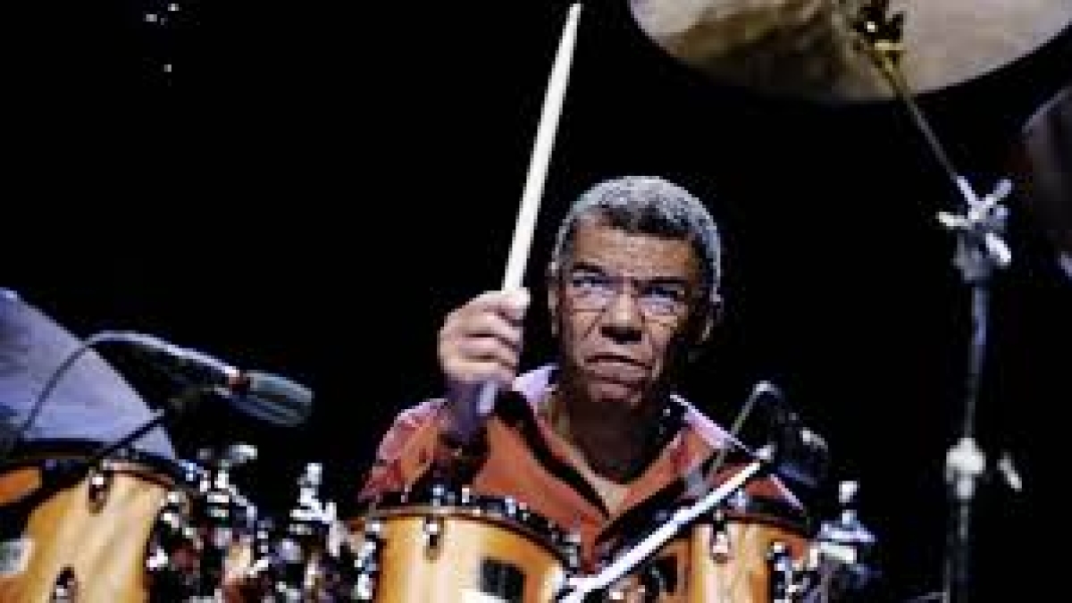 Addio allo «stregone del ritmo» Jack DeJohnette, il batterista di Miles Davis e Keith Jarrett che ha cambiato la storia del jazz