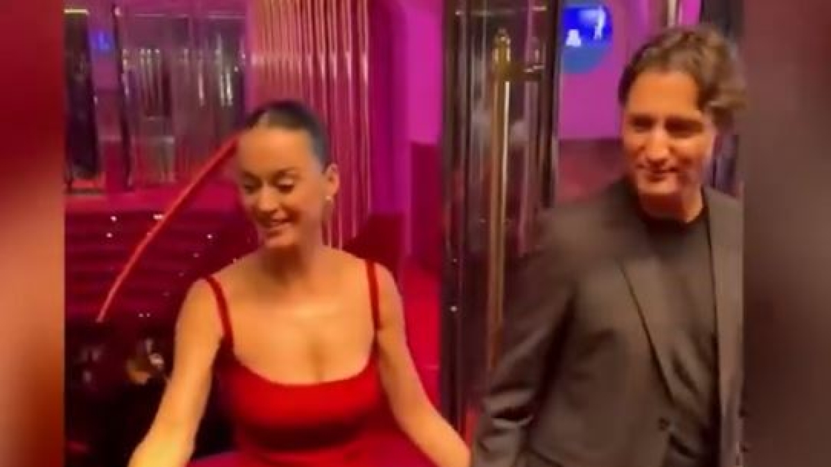 Katy Perry ufficializza la sua relazione con Justin Trudeau: la cantante e l'x primo ministro canadese al Crazy Horse di Parigi
