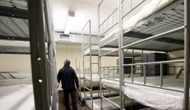 La Svizzera prepara i bunker sotterranei in caso di attacco della Russia: almeno un metro quadrato per rifugiato e 2,5 metri cubi di spazio. «Il costo? Fino a un milione di euro»