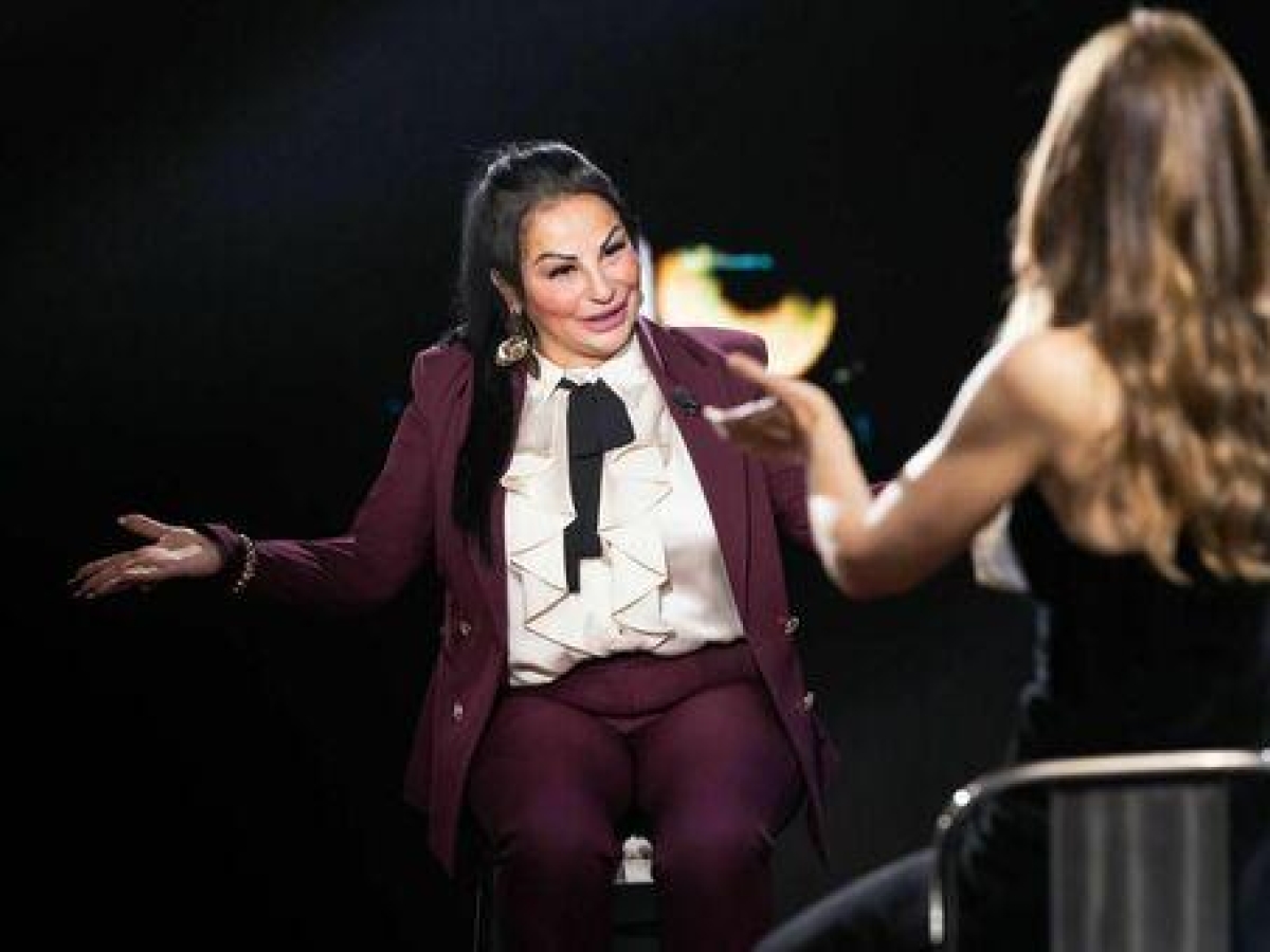 Rita De Crescenzo, la tiktoker a Belve: «Ho alle spalle trent'anni di tossicodipendenza e ho avuto un figlio a 13 anni»