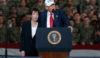 Trump e lo show sulla portaerei in Giappone: «Abbiamo l'esercito più forte al mondo»