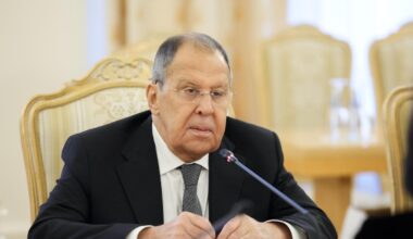 Ucraina - Russia, le notizie sul conflitto in diretta | Lavrov: «Pronti a dare garanzie che non attaccheremo la Nato». Orbán: per la pace in ucraina serve un terzo attore come Trump.