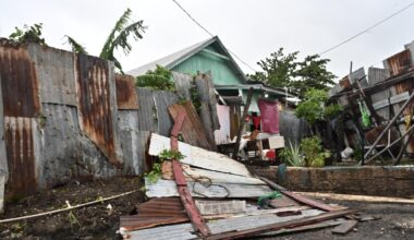 Uragano Melissa, le ultime notizie | Dopo la Giamaica, raggiunta Cuba: 700mila evacuati. La tempesta declassata alla categoria 3