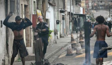 Rio de Janeiro, maxi-operazione della polizia contro i narcos: oltre 130 morti e 81 arresti. Lula «inorridito»: «Operazione organizzata a sua insaputa»
