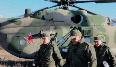 La Russia tenta la spallata a Pokrovsk, Putin: «È circondata». Zelensky lo smentisce, ma ammette: «Sono 8 volte più di noi»