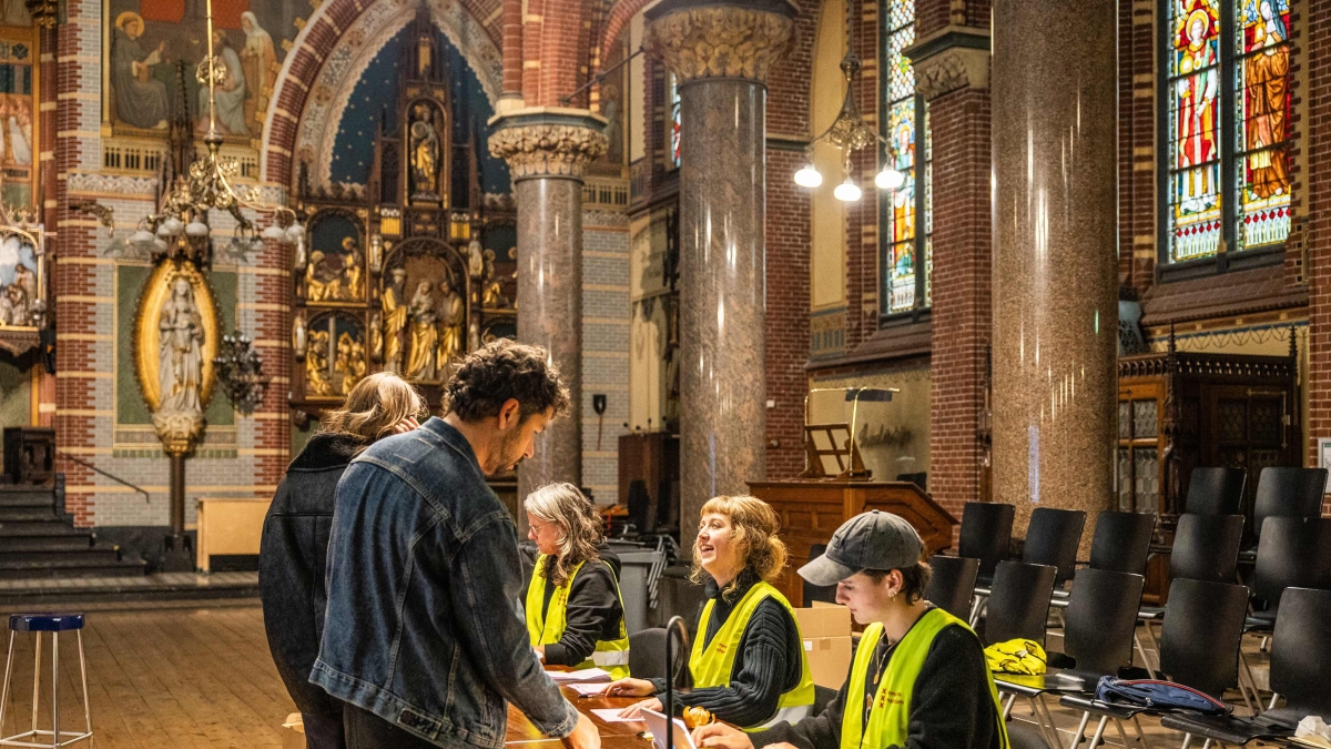 Elezioni in Olanda, exit poll: i liberali di Jetten davanti a Wilders. Terza la destra del Vvd, quarto Timmermans