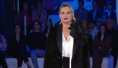 Grande Fratello, le pagelle: Bruganelli, a che serve un'opinionista? (4), Donatella dorme sul divano per «rispetto» (6-)