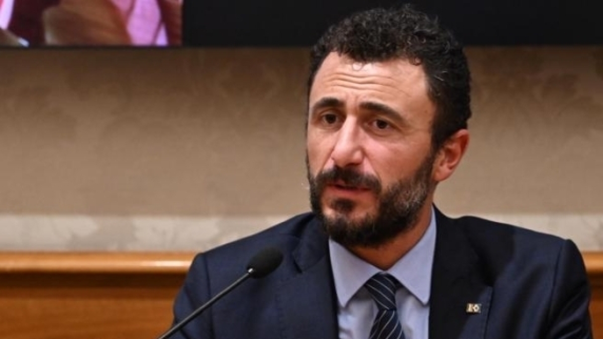 Sparo di Capodanno, il deputato Emanuele Pozzolo (ex FdI) condannato a un anno e tre mesi per porto abusivo d'arma