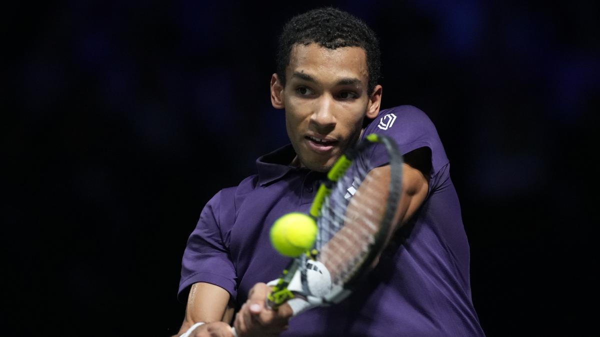 Auger-Aliassime vola in semifinale a Parigi. Musetti giocherà ad Atene: Finals a rischio